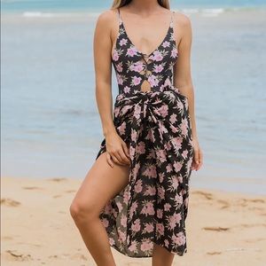 ACACIA Kuau Sarong in Floret